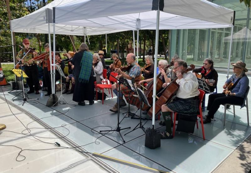 SF Scottish Fiddlers at TJPA's Salesforce Park